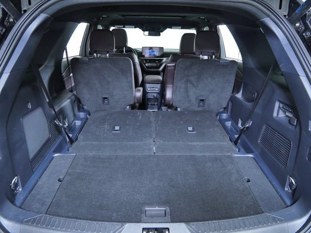 Used 2025 Black Ford Platinum image 13