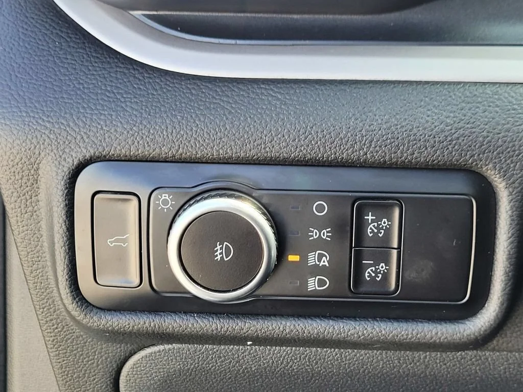 Used 2023 Iconic Silver Met Ford XLT image 29