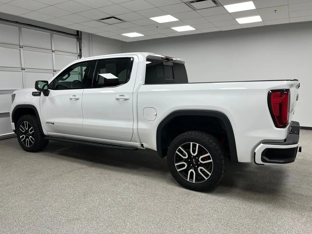 Used 2022 White GMC AT4 image 6