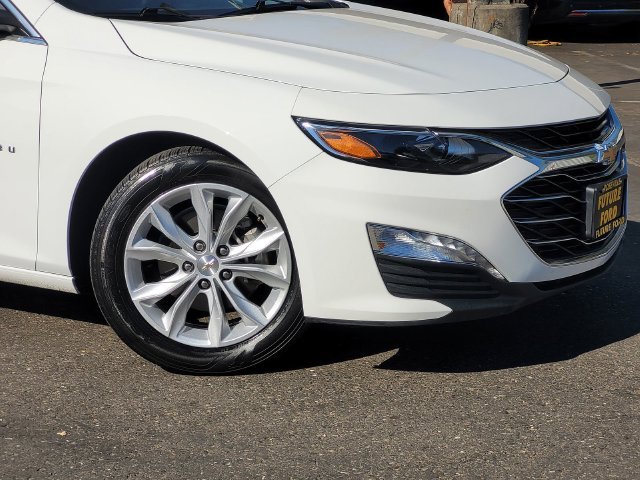 Used 2025 White Chevrolet LT image 9