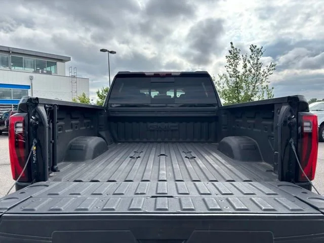 Used 2025 Onyx Black GMC Denali Ultimate image 20