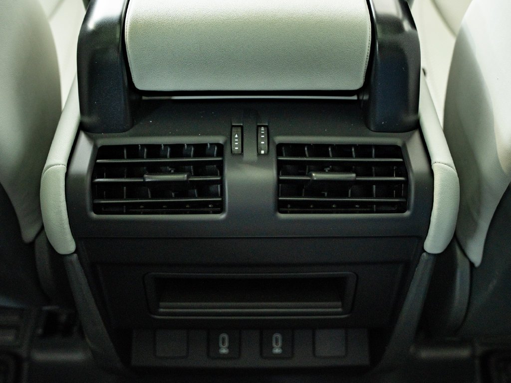 New 2026 Tasman Blue Land Rover X-Dynamic SE image 41