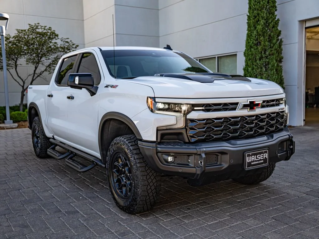 Used 2024 Summit White Chevrolet ZR2 image 3