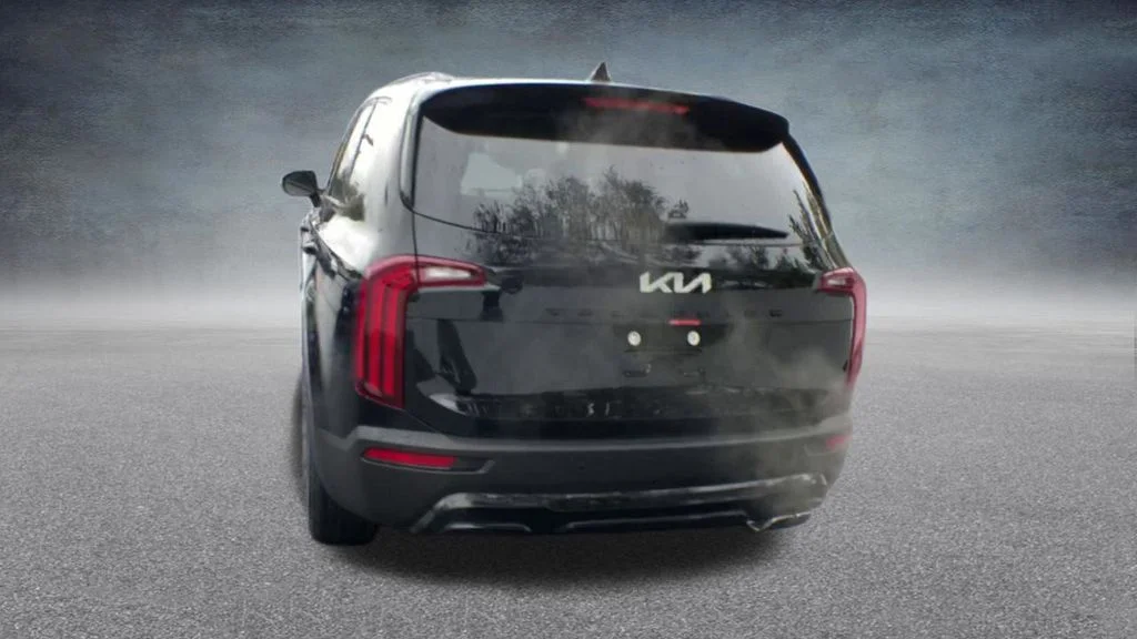 Used 2022 Black Kia EX image 20