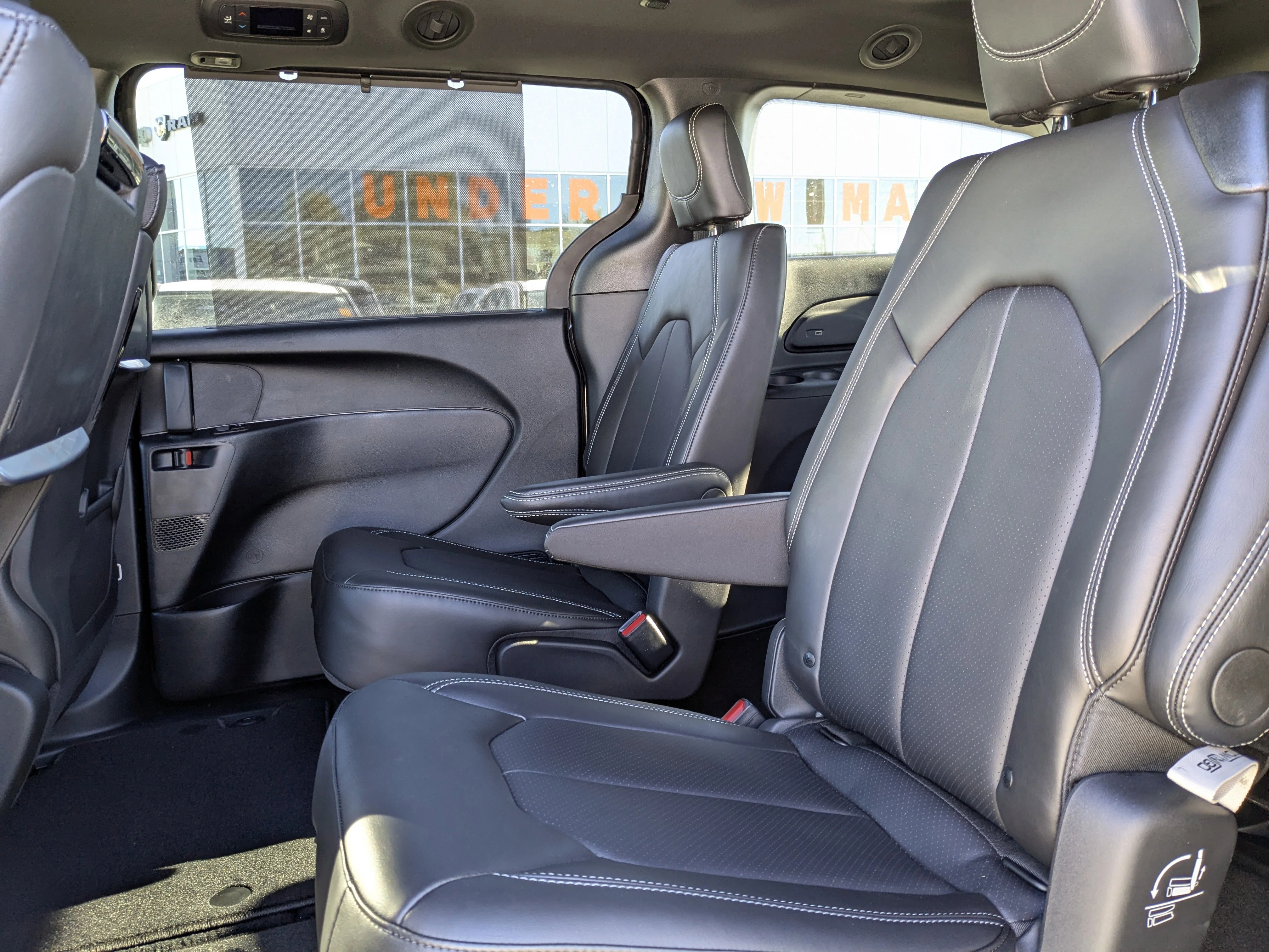 New 2026 Black Chrysler Select AWD - Rear DVD - 360 Degree Camera - Power Sliding Doors & So Much More! image 31
