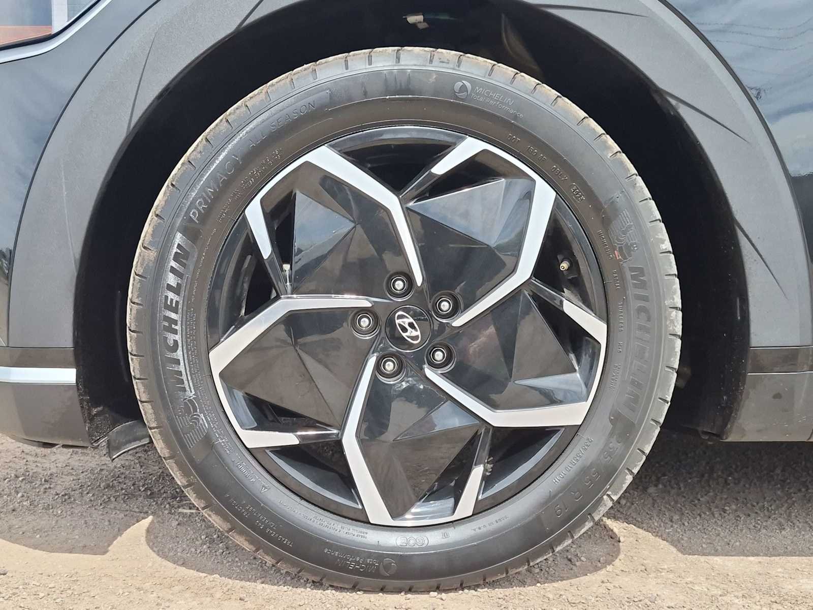 Certified Used 2024 Abyss Black Hyundai SEL image 13