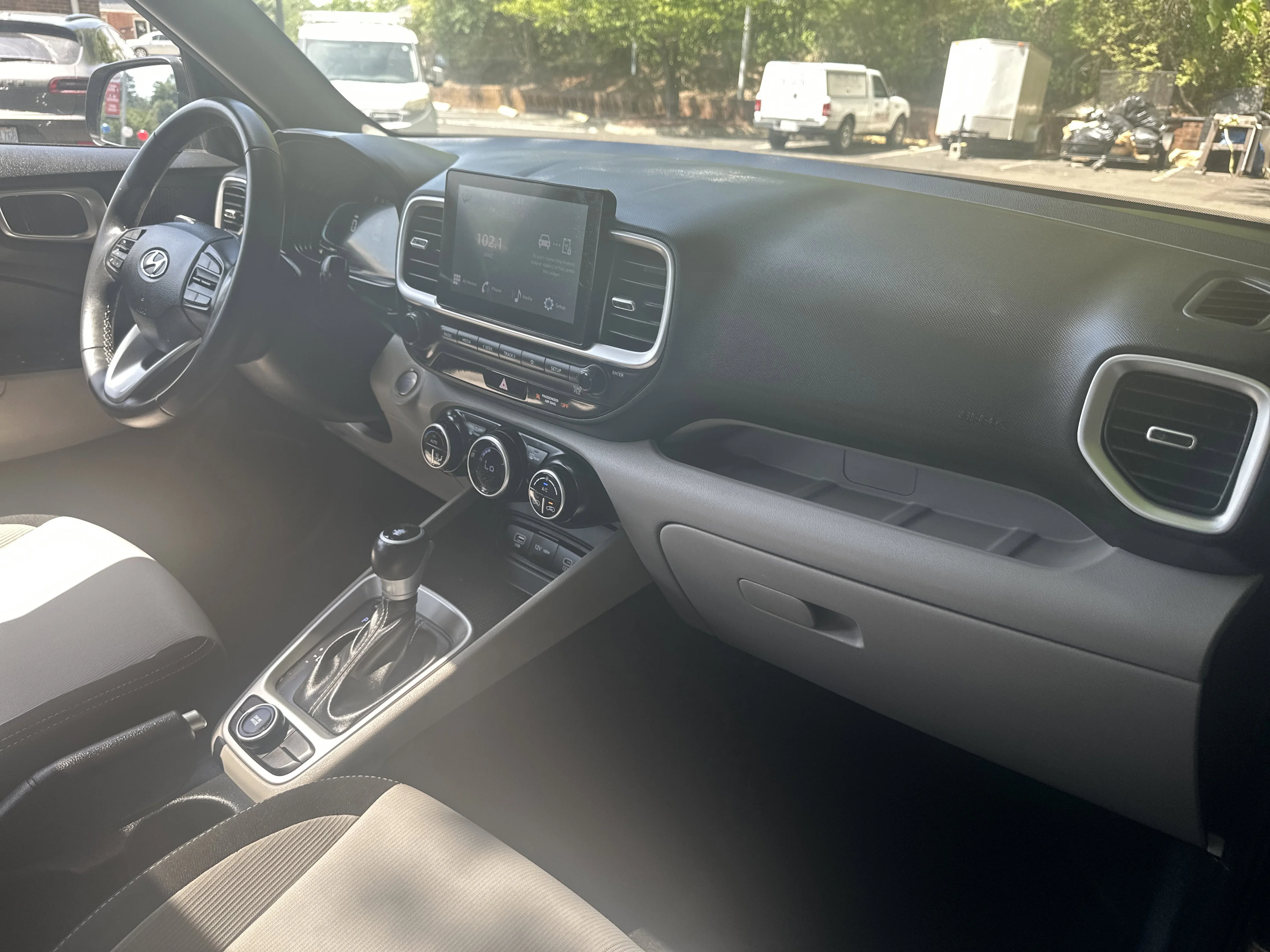 Used 2025 Onyx Black Hyundai SEL image 27