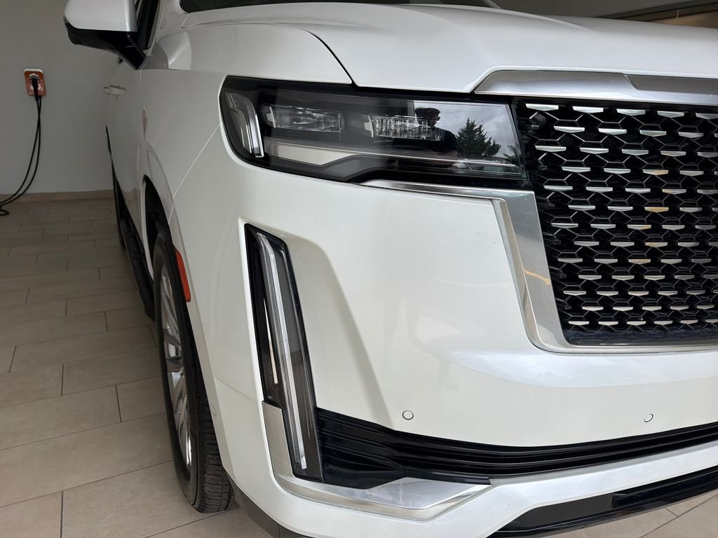 Used 2022 White Cadillac Premium Luxury image 9