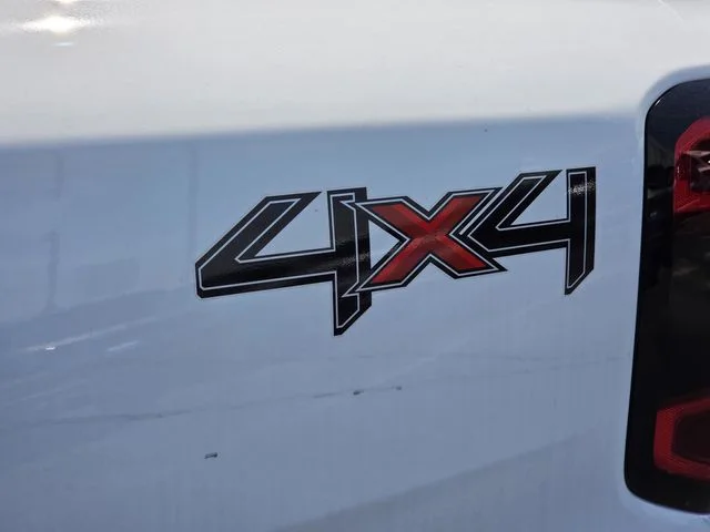 New 2025 Oxford White Ford XLT image 8