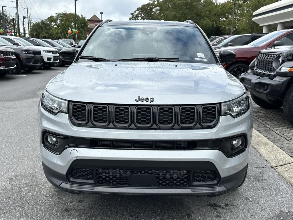 New 2026 Silver Zynith Metallic Clear-Coat Exterior Paint Jeep Limited image 4