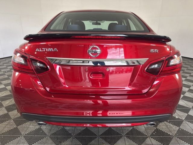 Used 2017 Red Nissan 2.5 SR image 20