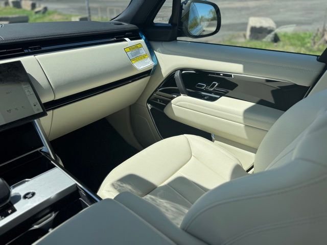 New 2026 Obsidian Black Satin Land Rover SE  LWB 7 SEAT image 12