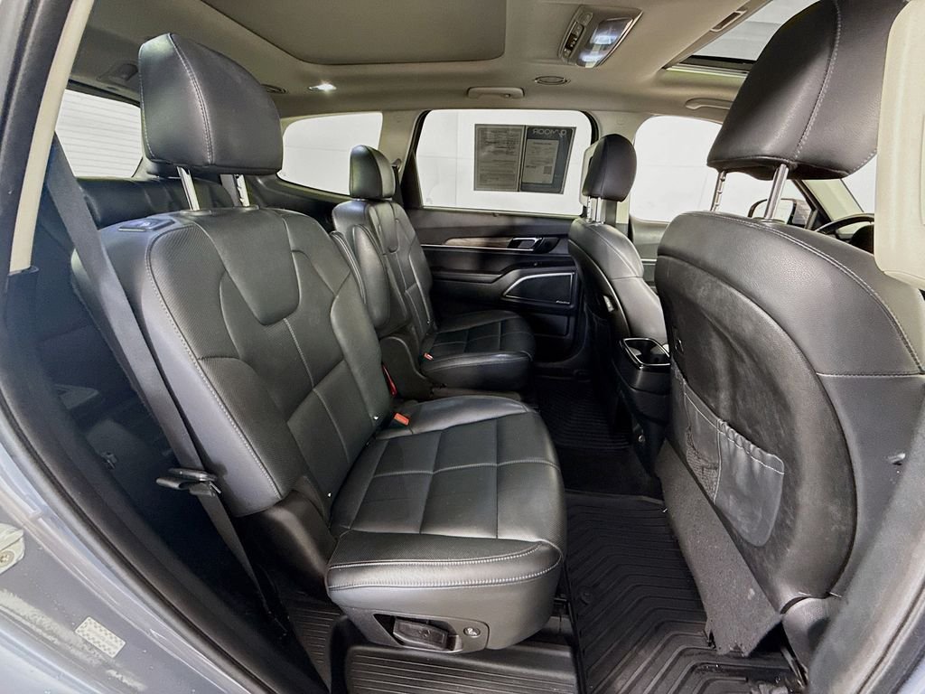 Used 2020 Everlasting Silver Kia SX image 30