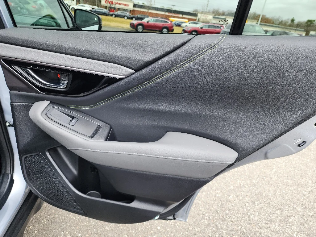 2025 Subaru Outback Onyx Edition - Photo 30