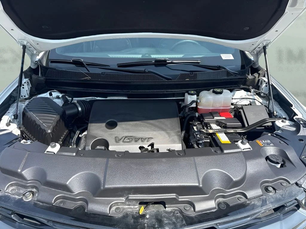 Used 2023 White Chevrolet Premier image 22