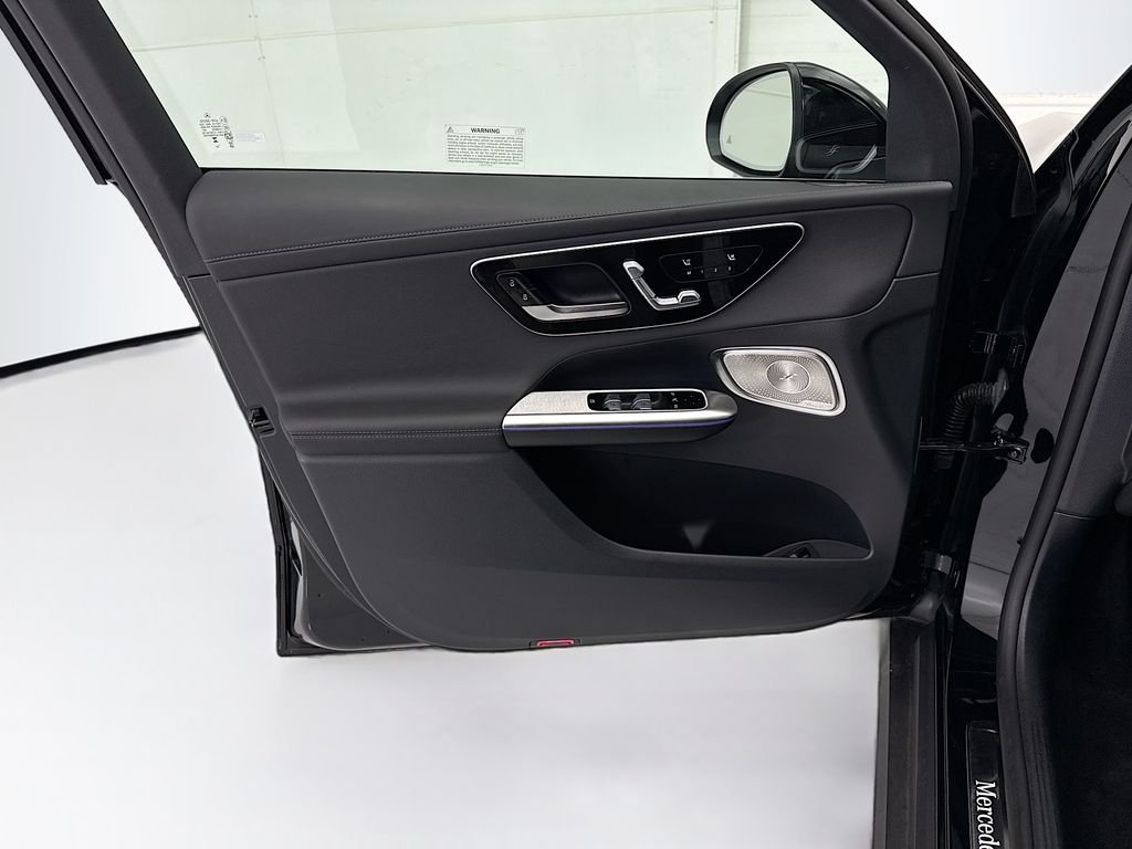 Used 2025 Black Mercedes-Benz GLC 350e image 24
