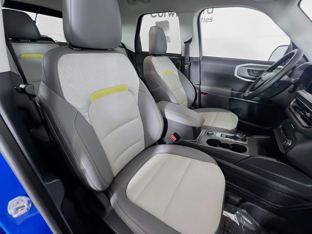 New 2026 Velocity Blue Metallic Ford Badlands image 18