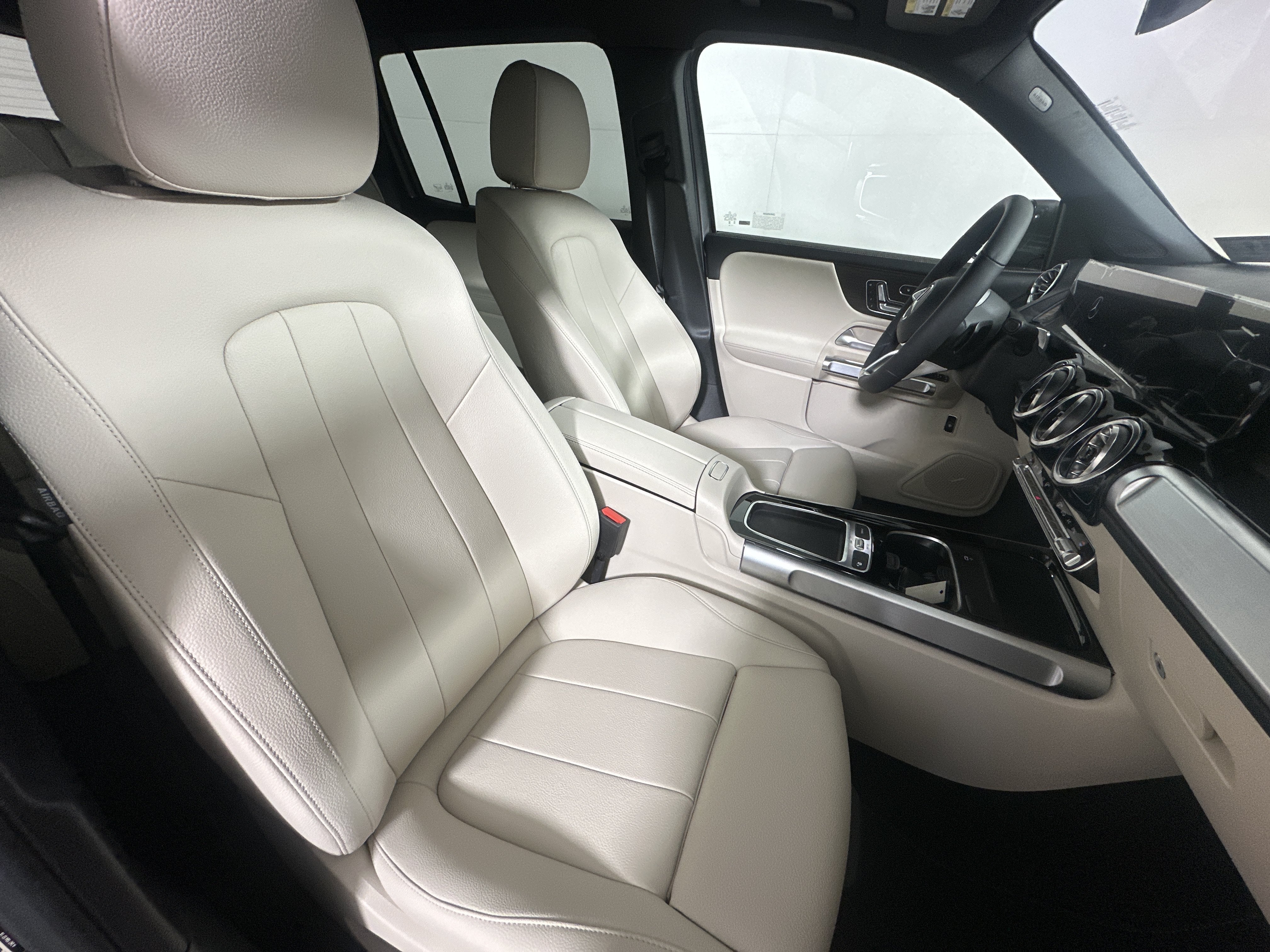 New 2026 Mountain Grey Metallic Mercedes-Benz GLB 250 image 50