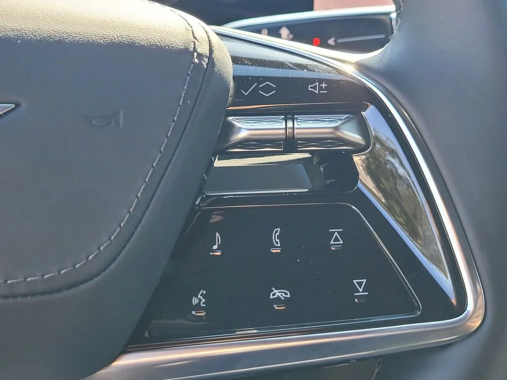 2026 Cadillac LYRIQ V Premium - Photo 18