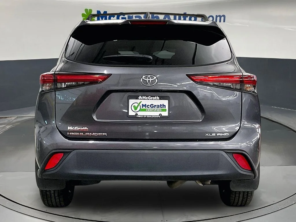 Used 2022 Gray Toyota XLE image 6