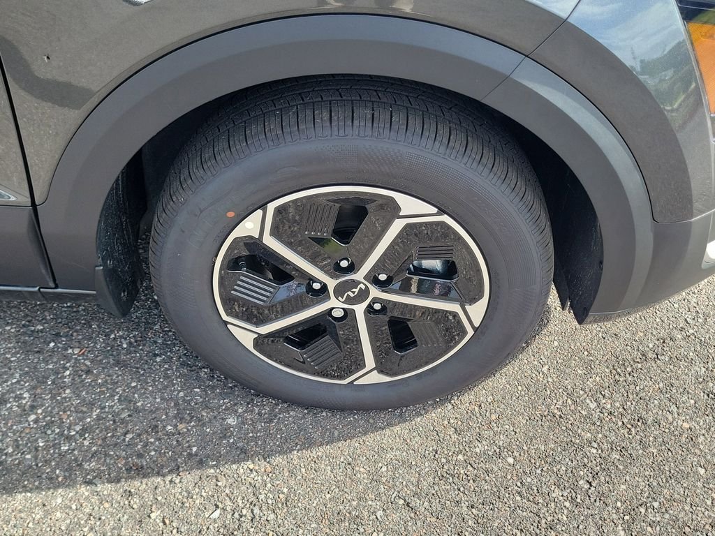 New 2026 Gray Kia LX image 38