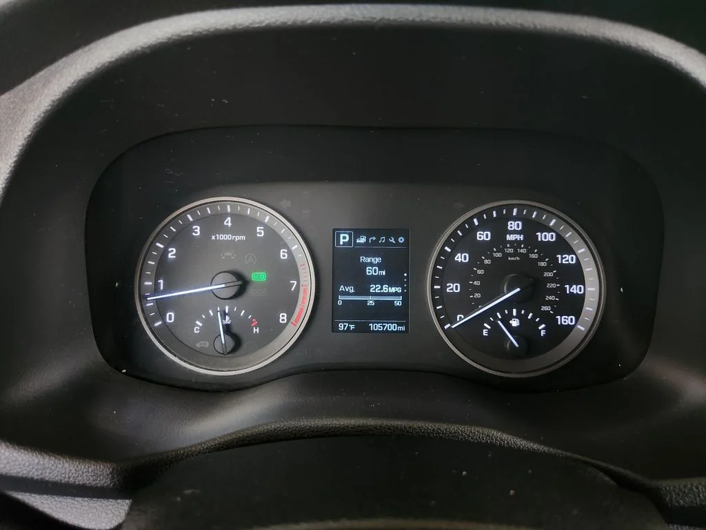 Used 2016 Ash Black Hyundai SE image 17