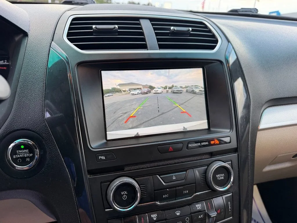 Used 2016 White Ford XLT image 14