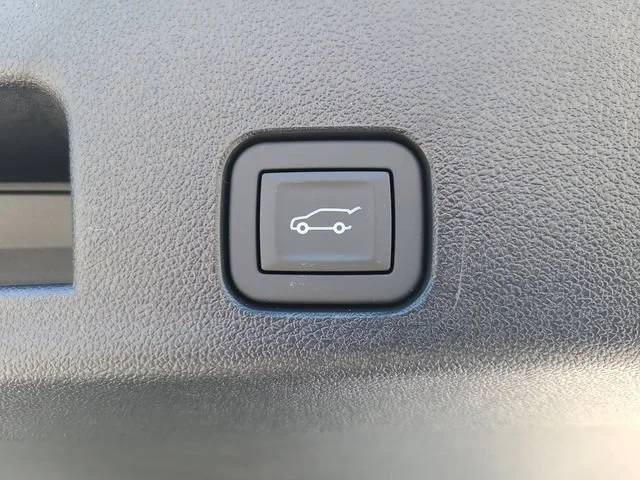 New 2026 Summit White Chevrolet LT image 6