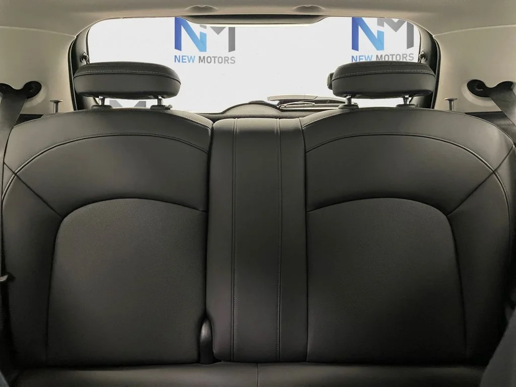 Used 2021 Midnight Black Metallic MINI  image 11