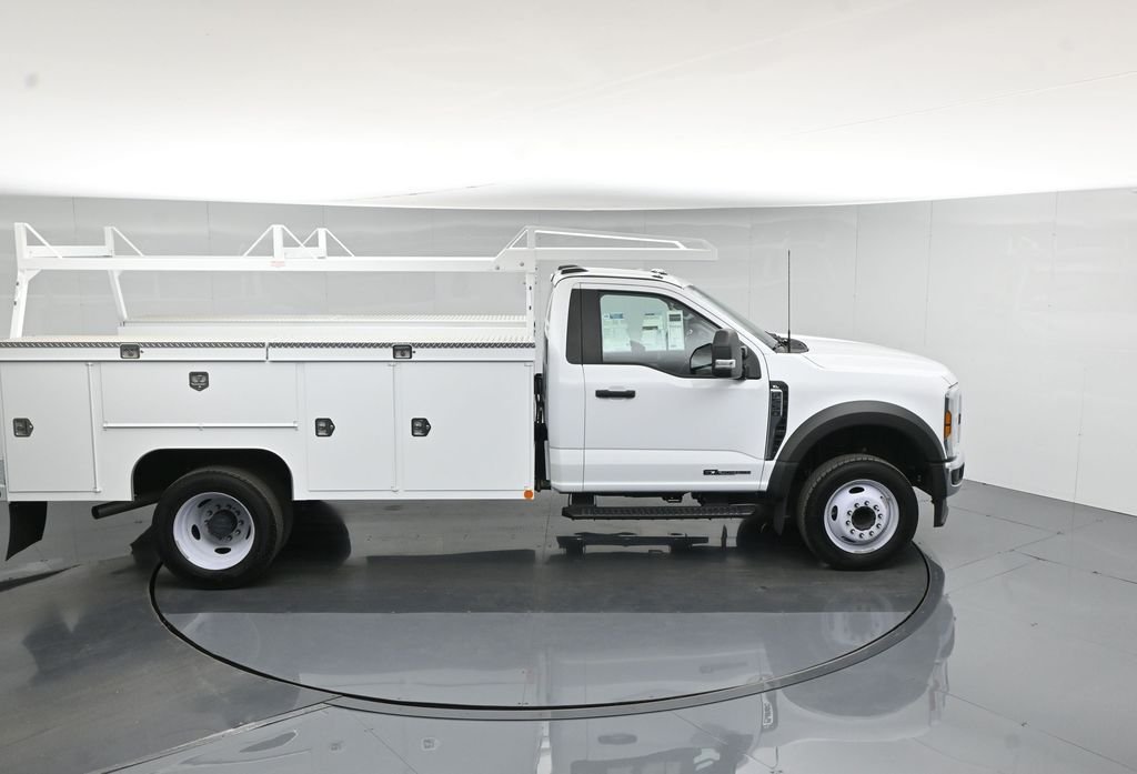 2025 Ford F-550 Super Duty Chassis Cab XL - Photo 44