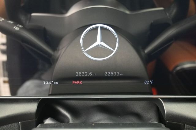 Used 2024 White Mercedes-Benz GLC 300 image 7