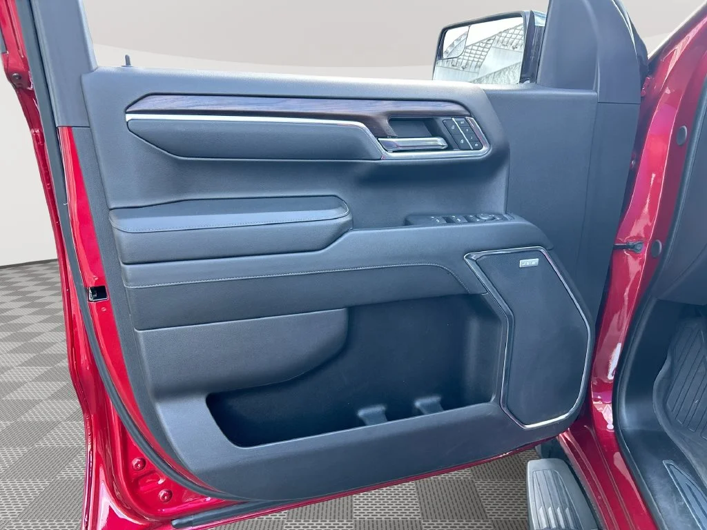 Used 2024 Red GMC SLT image 22