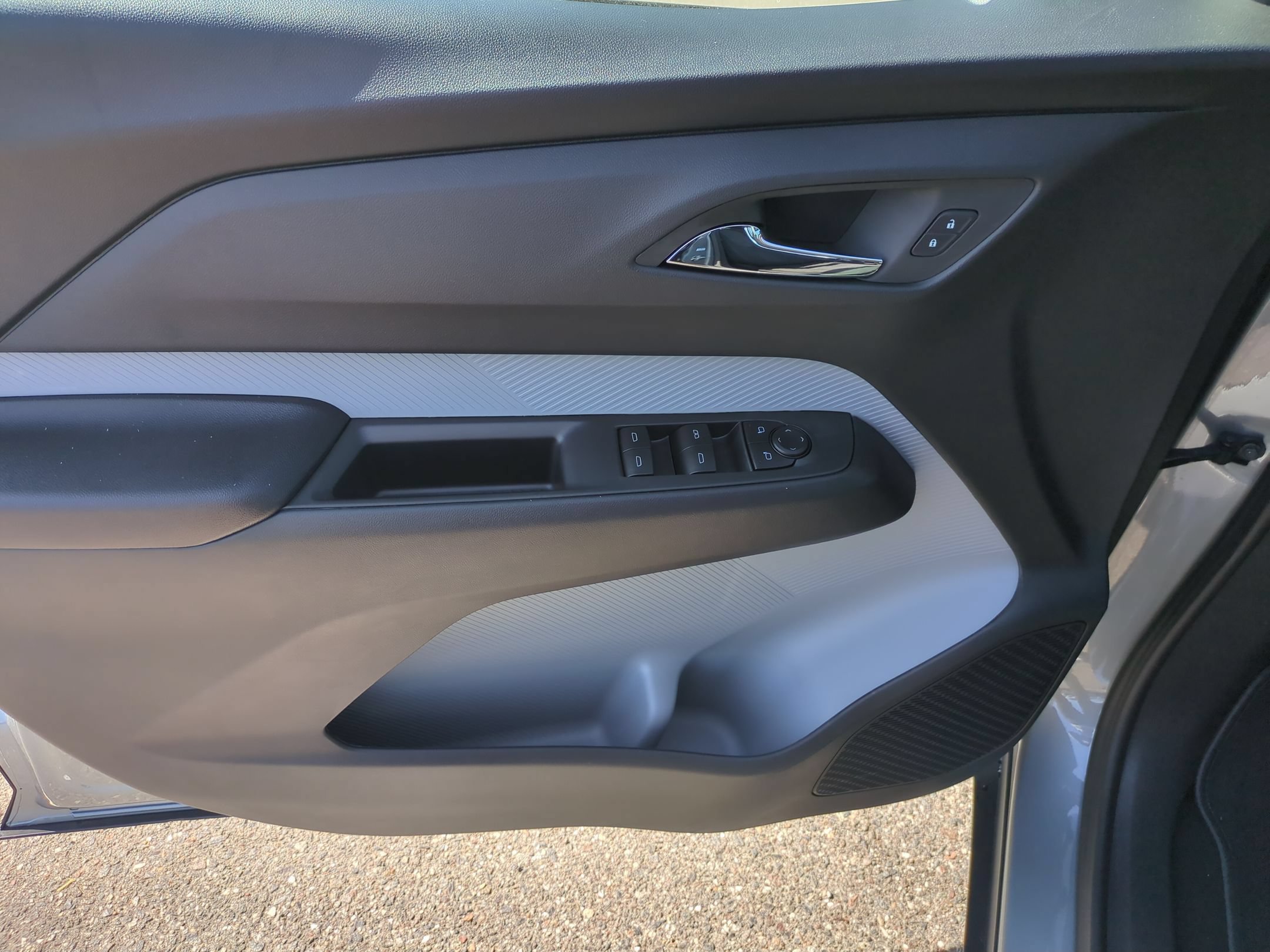 New 2027 Sterling Grey Metallic Chevrolet LT image 24