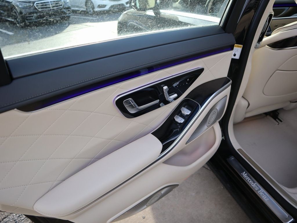 New 2026 Obsidian Black Metallic Mercedes-Benz S 580 image 12