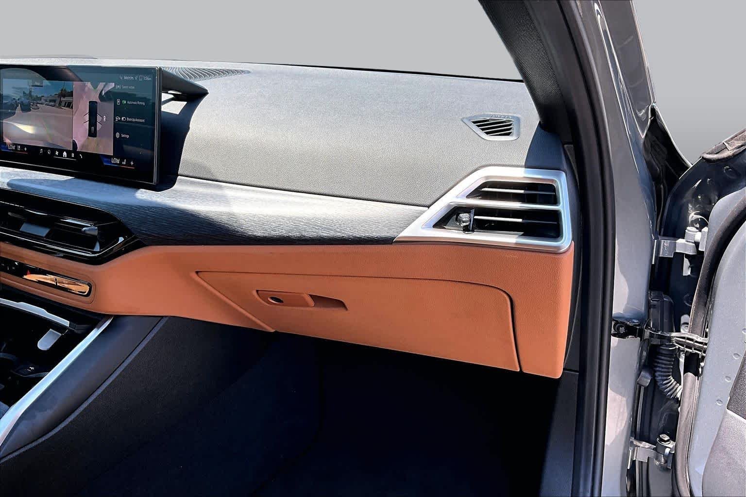 2025 BMW 3 Series 16