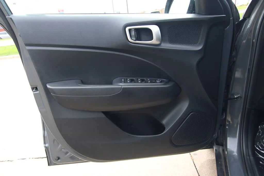 Used 2025 Gray Hyundai SEL image 33