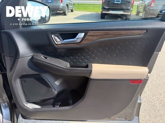 Used 2020 Magnetic Ford Titanium image 36