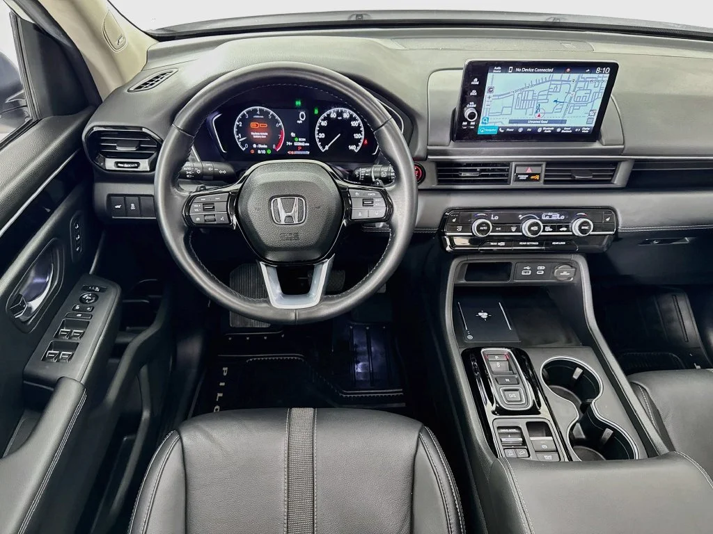Certified Used 2024 Platinum White Pearl Honda Touring image 31