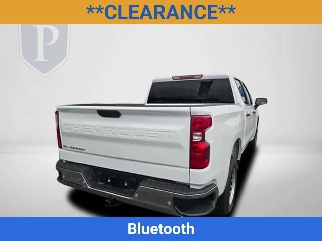 New 2026 Summit White Chevrolet WT image 8