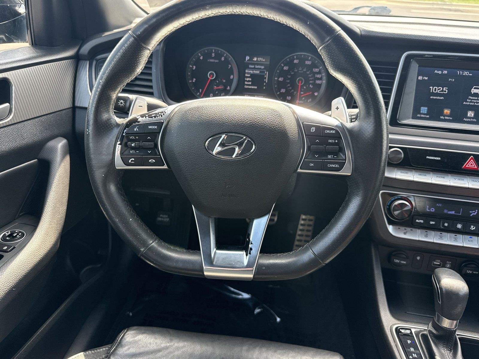 Used 2018 Phantom Black Hyundai Sport+ image 23
