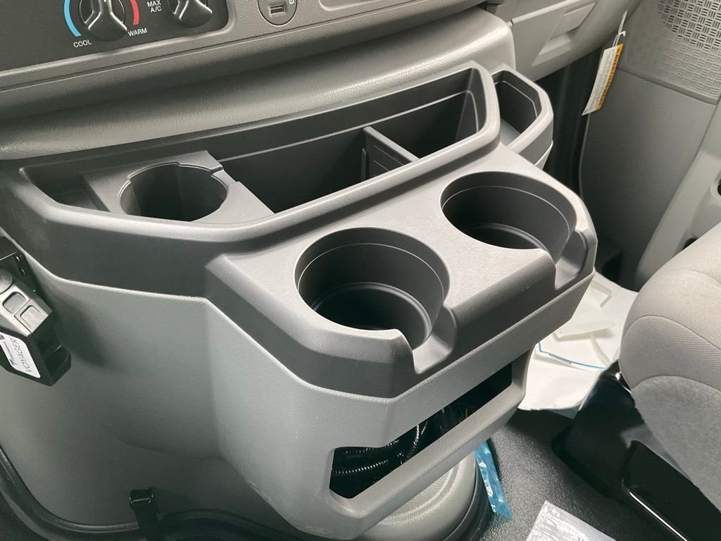 New 2026 Oxford White Ford E-350 SRW image 29