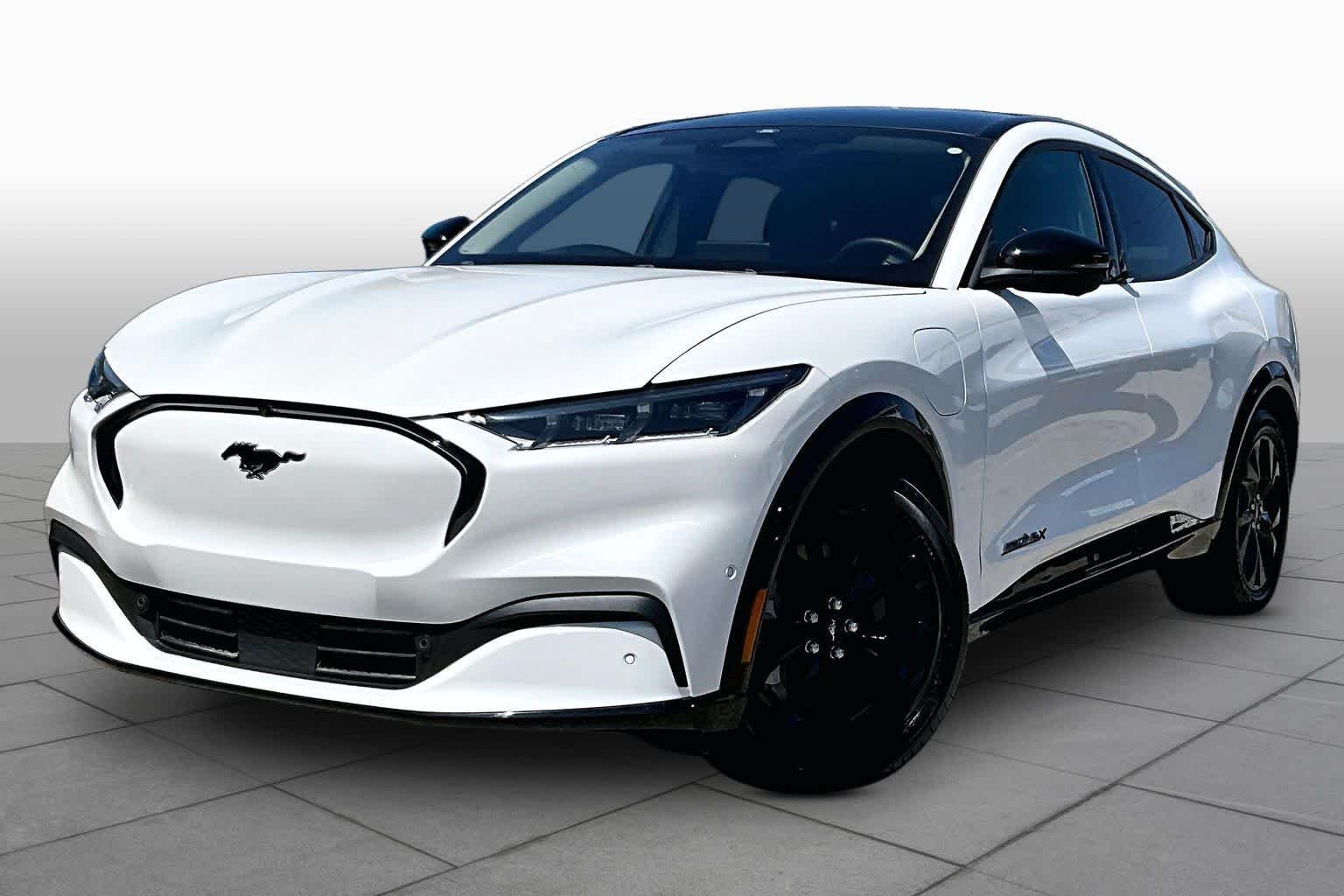 Used 2023 Star White Metallic Tri-Coat Ford Premium image 34