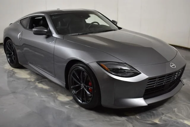 Used 2024 Gray Nissan Performance image 12