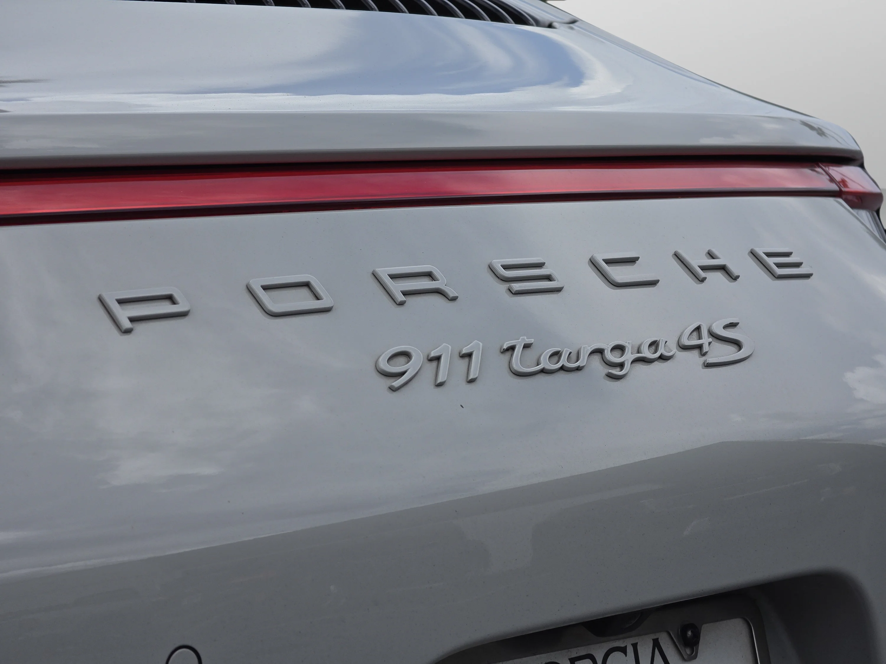 Used 2018 Chalk Porsche 4S image 14