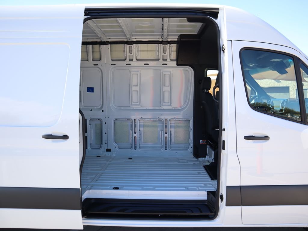 Used 2025 Arctic White Mercedes-Benz Cargo 170 WB image 25