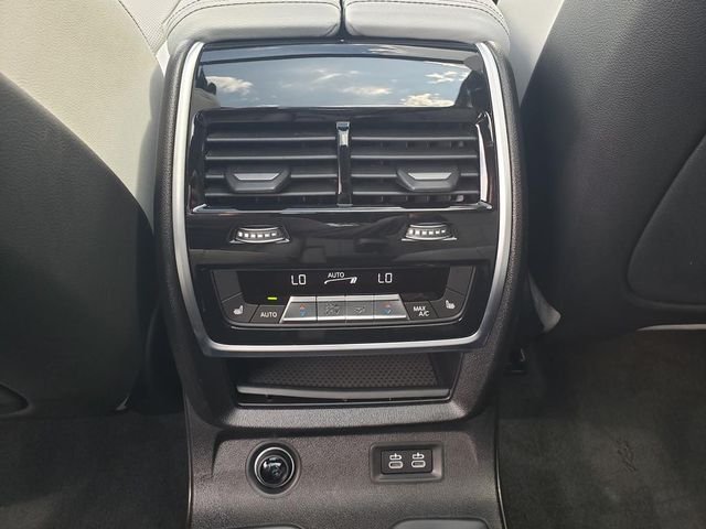 Used 2026 Alpine White BMW xDrive40i image 15