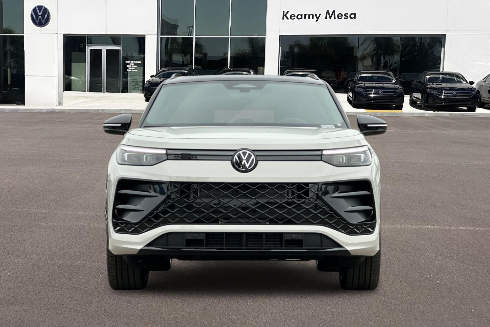 New 2026  Volkswagen 2.0T SE R-Line Black image 9