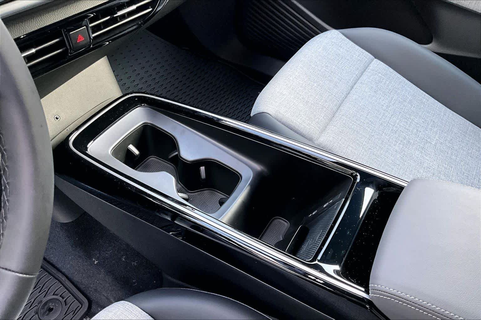 New 2026 Opal White Pearl Volkswagen Pro image 7
