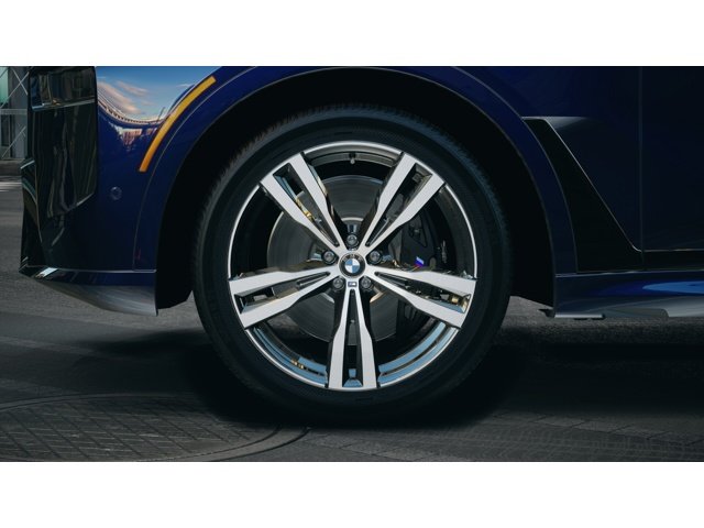 New 2027 Tanzanite Blue II Metallic BMW M60i image 7