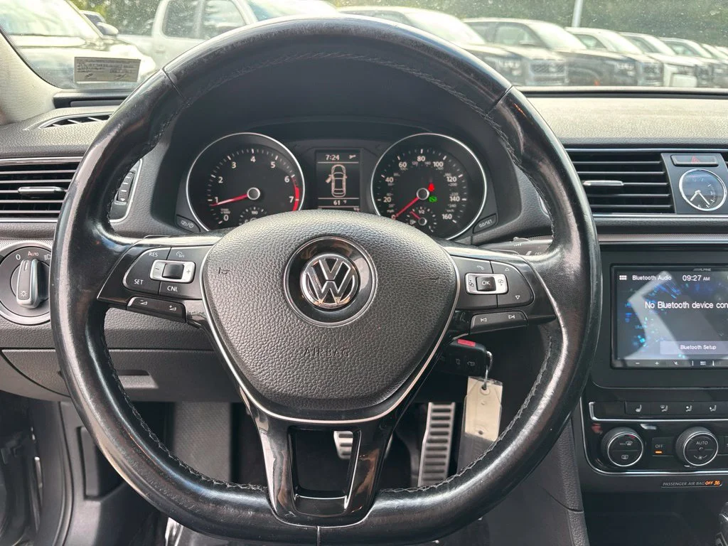 Used 2016 Gray Volkswagen 1.8T R-Line image 10